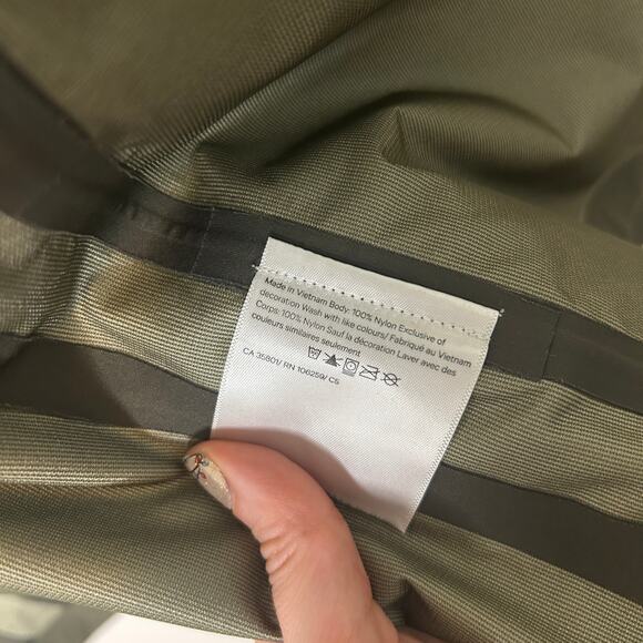 Lululemon Resist The Mist Rain Jacket Sz 6 - Picture 11 of 11